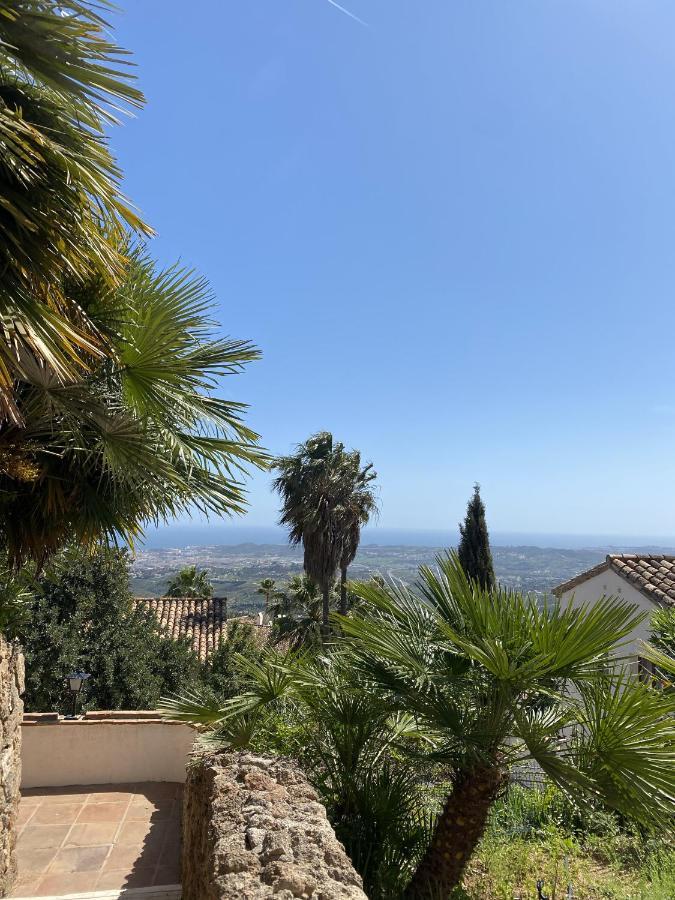 Terraced House In The Mountains With Fantastic View Villa มาลากา ภายนอก รูปภาพ